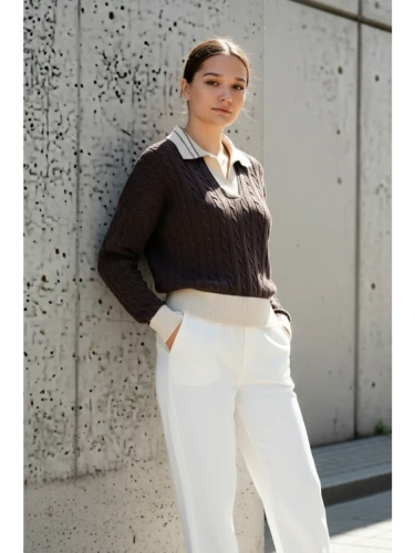 Свитер вязаный с отложным воротником фото 2