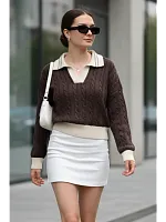 Свитер вязаный с отложным воротником